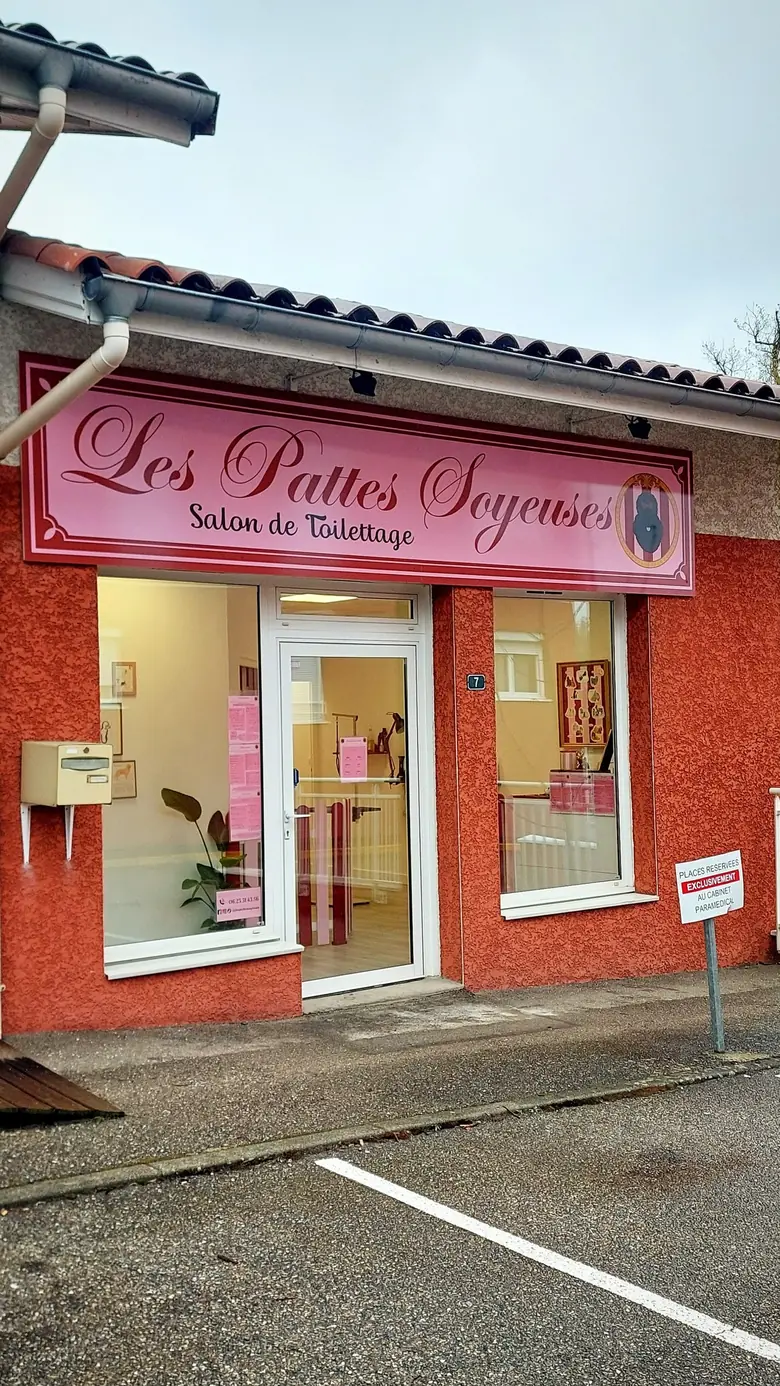 Devanture du salon Les Pattes Soyeuses